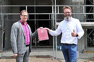Übergabe des Bewilligungsbescheids Übergabe des Bewilligungsbescheids