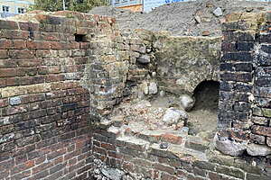 Kellerwand An der Hege 7 mit Brandspuren von 1677.